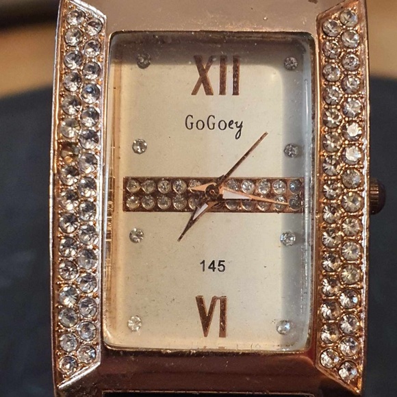 🦋10/$20🦋 GoGoey Goldtone/Tan Rhinestone Leather Women's Watch - Picture 1 of 5